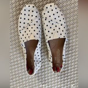 TOMS Size 8